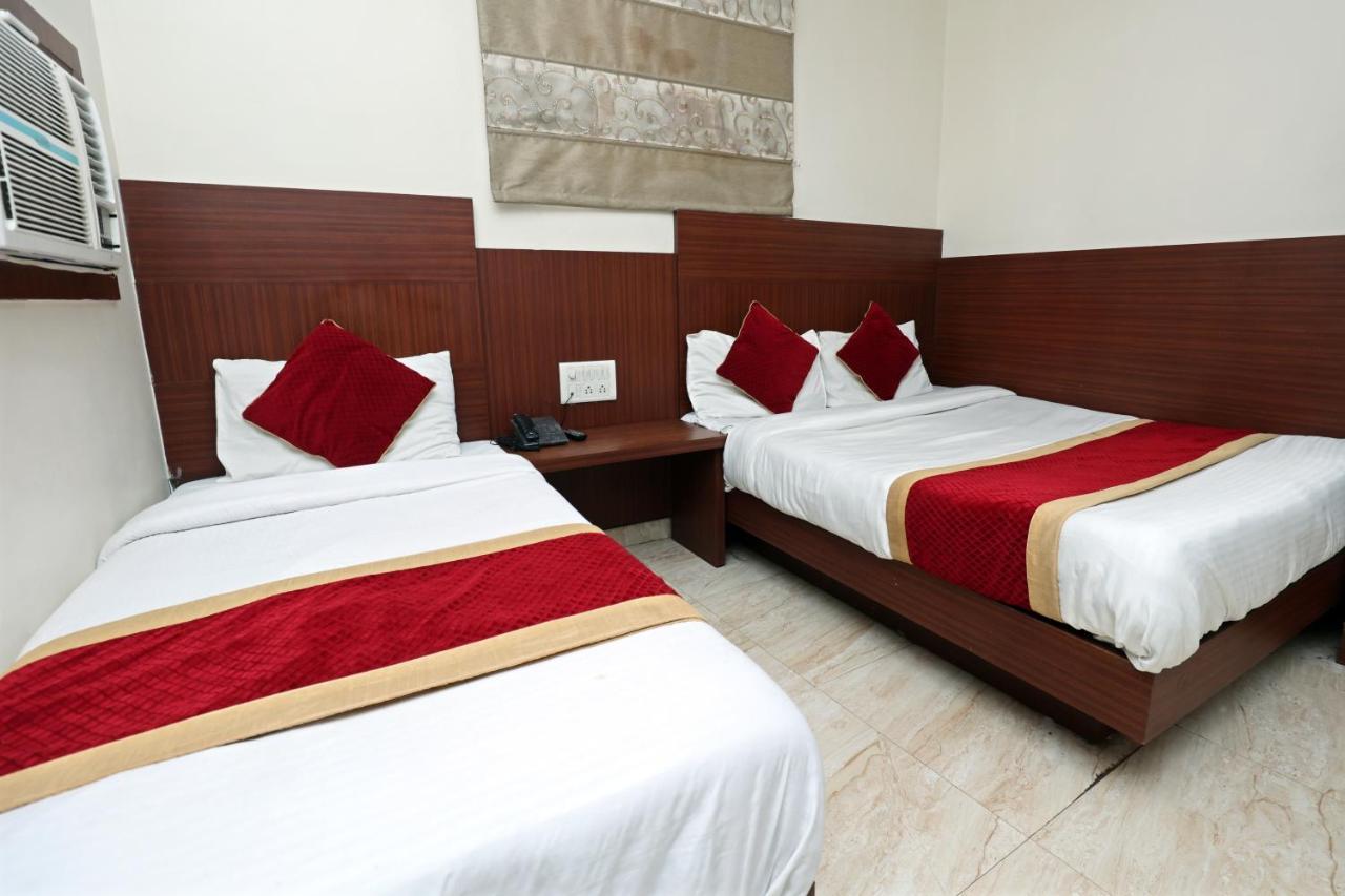 Hotel Toto International Dx Nuova Delhi Esterno foto