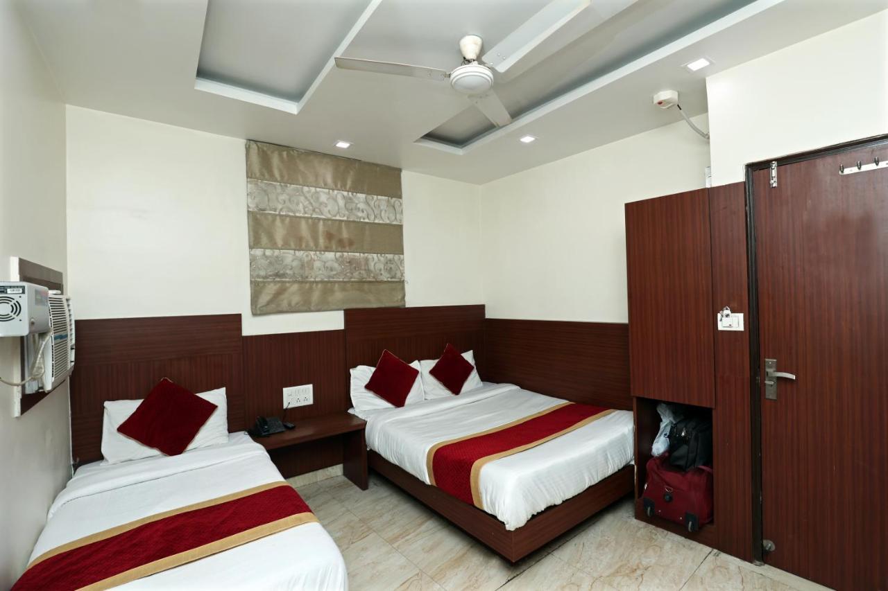 Hotel Toto International Dx Nuova Delhi Esterno foto