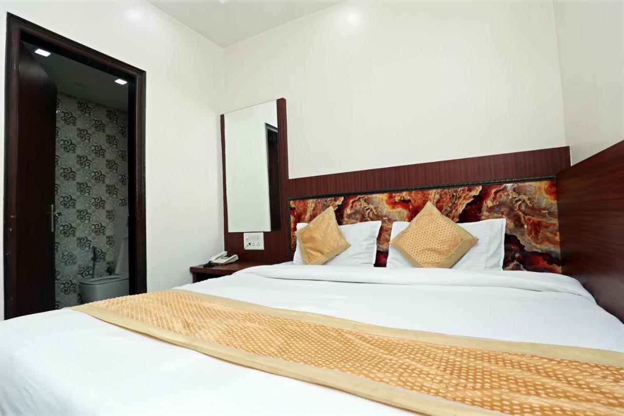 Hotel Toto International Dx Nuova Delhi Esterno foto
