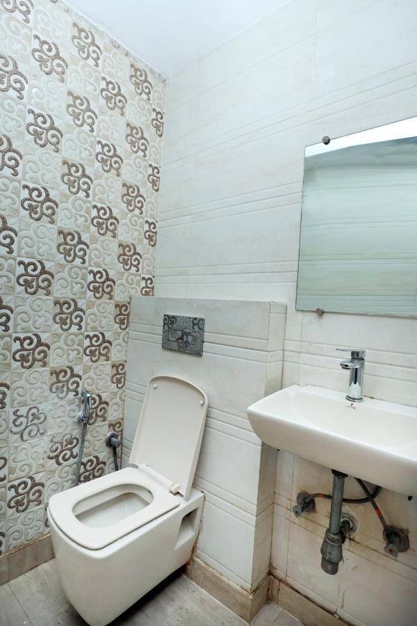Hotel Toto International Dx Nuova Delhi Esterno foto