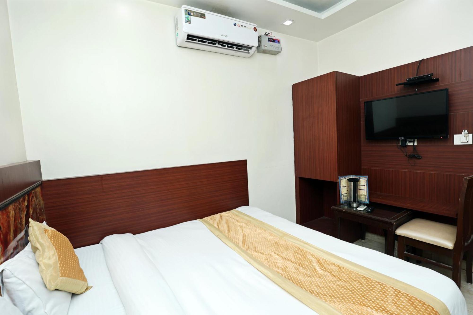 Hotel Toto International Dx Nuova Delhi Esterno foto
