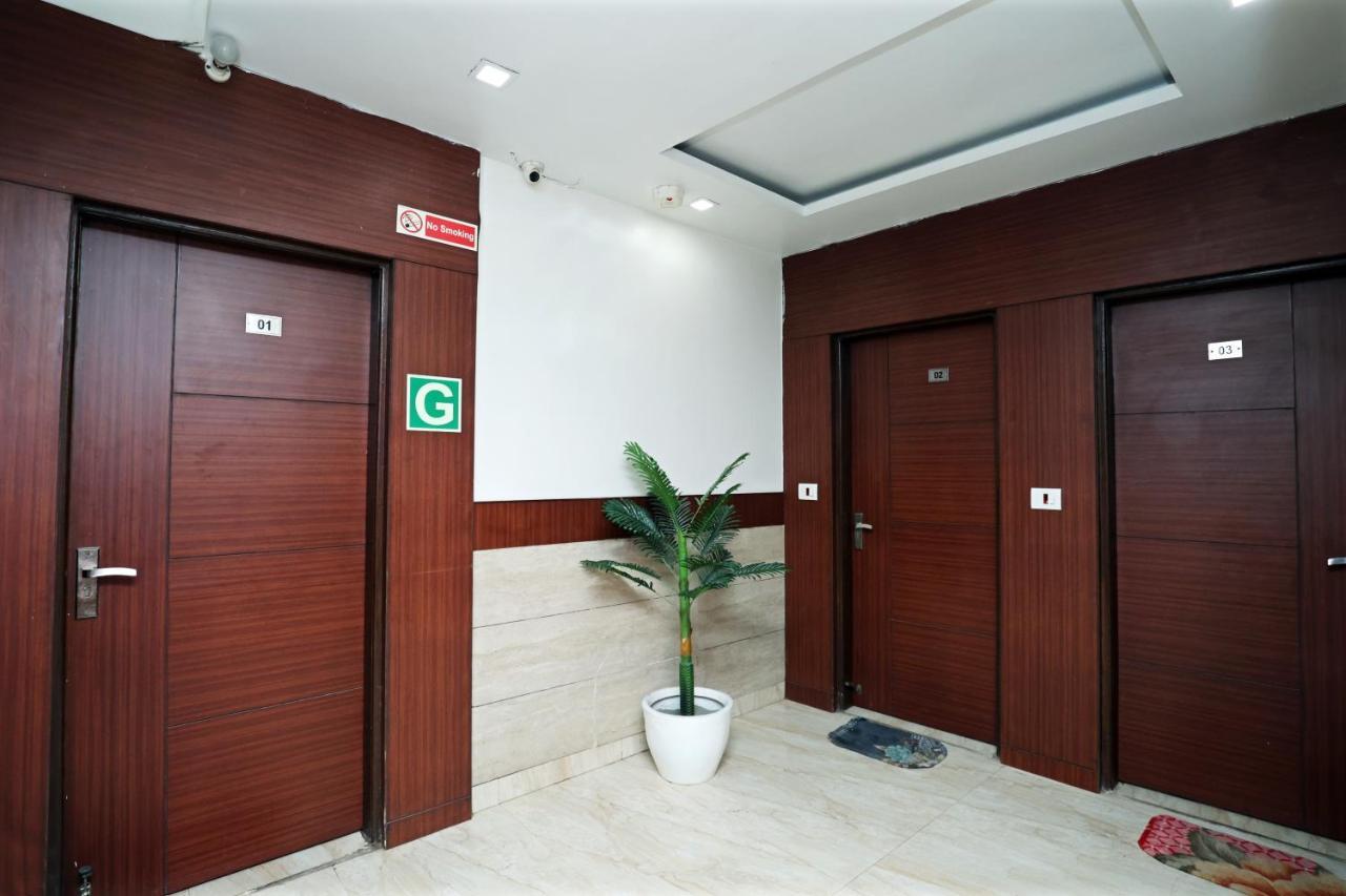Hotel Toto International Dx Nuova Delhi Esterno foto
